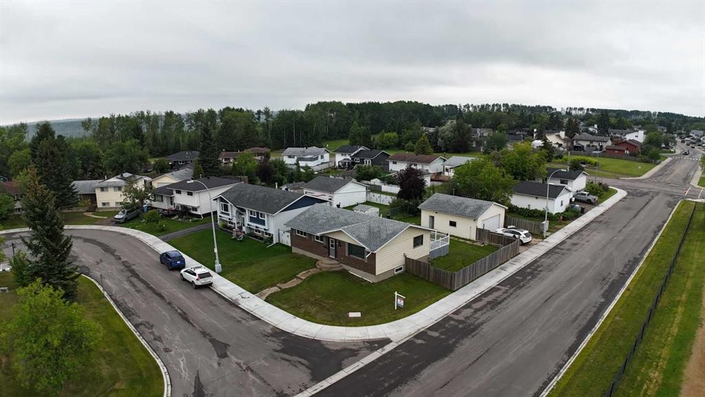 102 Hinge Bay, Fort Mcmurray, AB