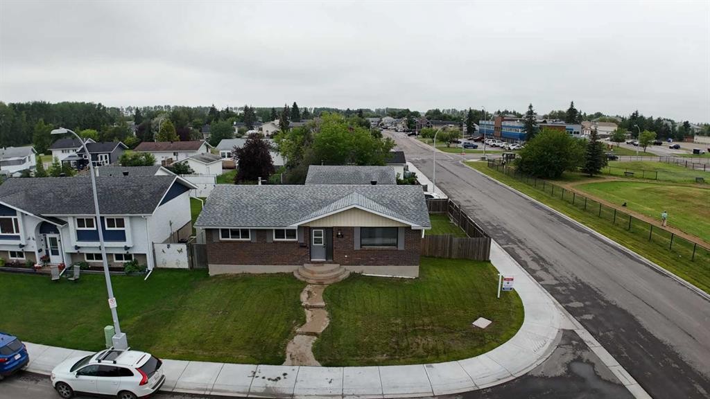 102 Hinge Bay, Fort Mcmurray, AB