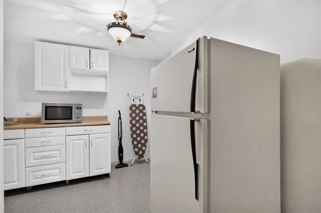 134 Wylie Place, Fort Mcmurray, AB - Indoor Photo Showing Kitchen