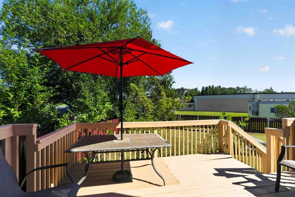 134 Wylie Place, Fort Mcmurray, AB - Outdoor With Deck Patio Veranda