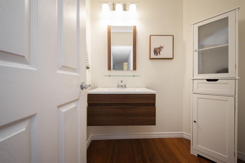 53-100 St.Laurent Way, Fort Mcmurray, AB - Indoor Photo Showing Bathroom