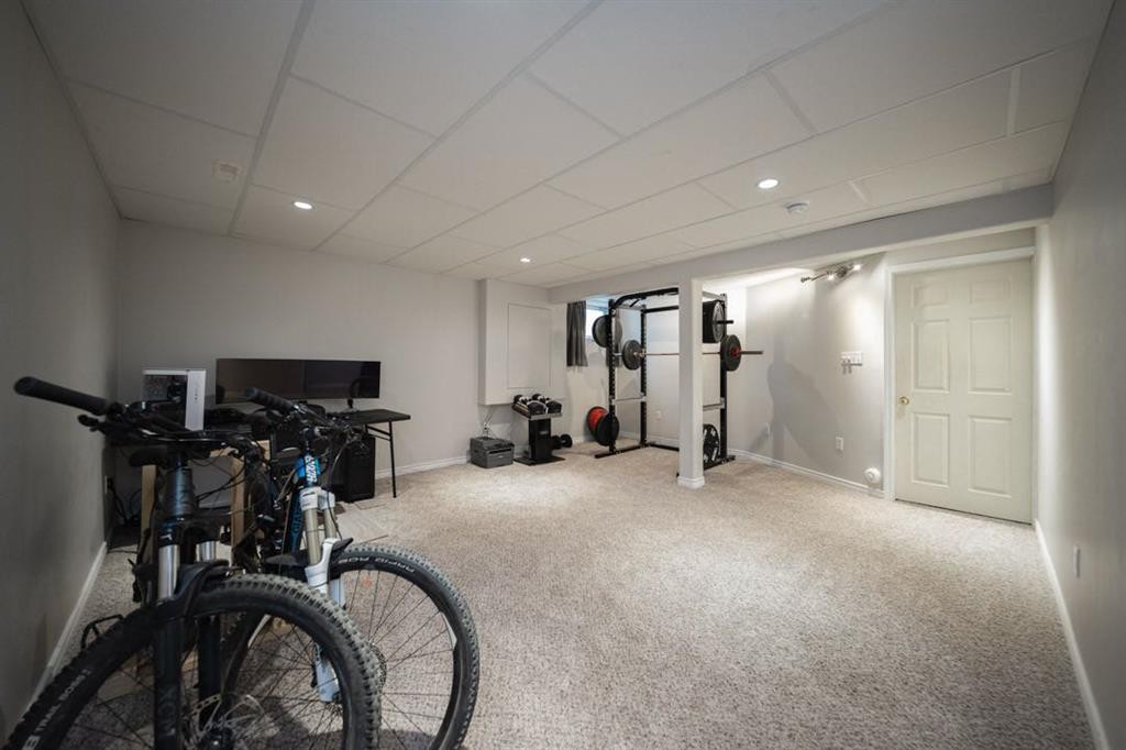 53-100 St.Laurent Way, Fort Mcmurray, AB - Indoor Photo Showing Gym Room