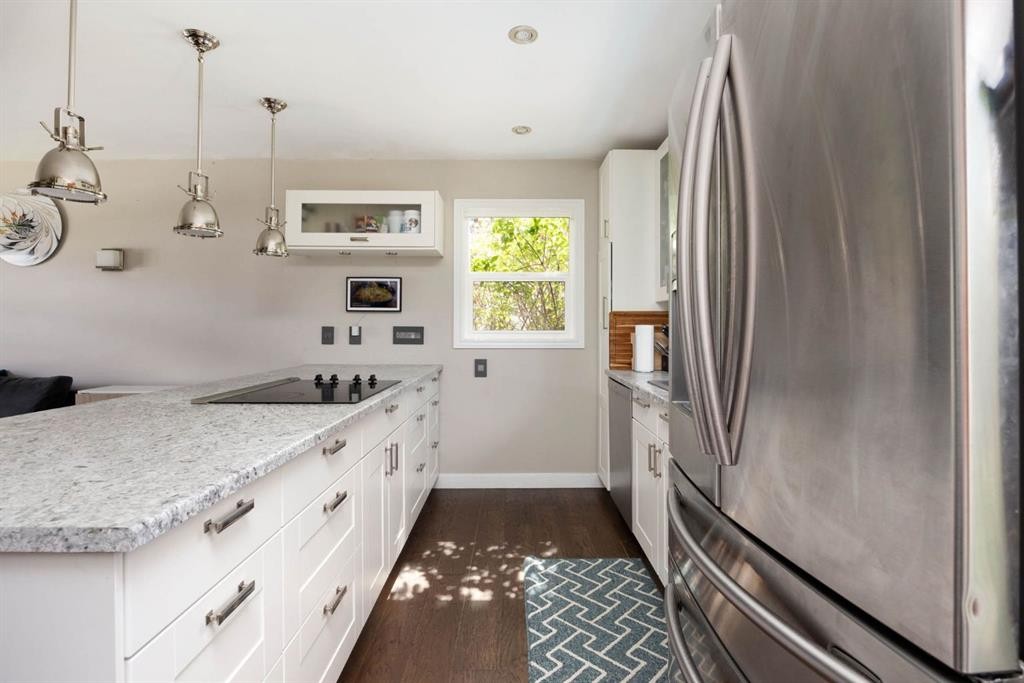 134 Farrell Bay, Fort Mcmurray, AB - Indoor Photo Showing Kitchen With Upgraded Kitchen