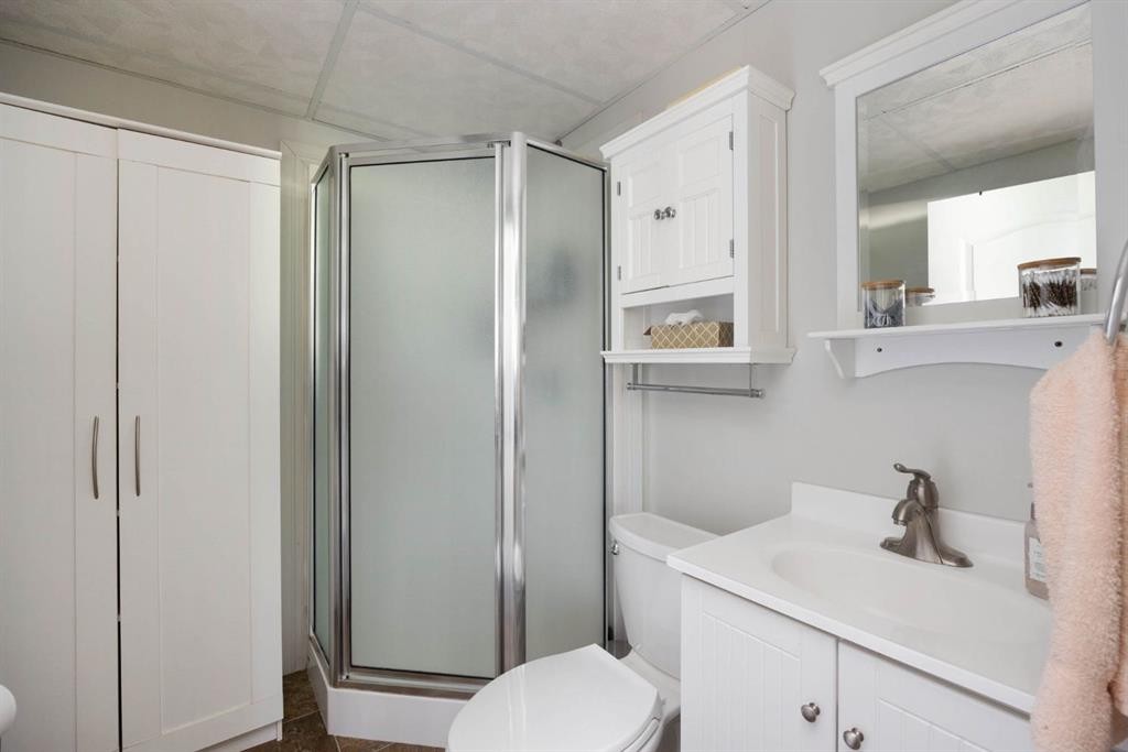 134 Farrell Bay, Fort Mcmurray, AB - Indoor Photo Showing Bathroom