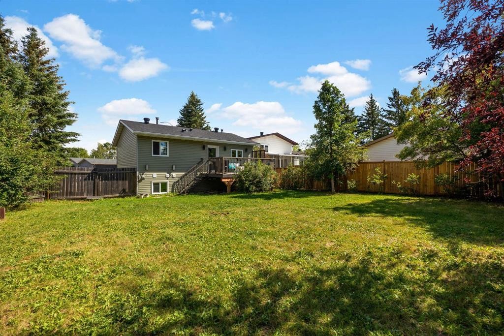 134 Farrell Bay, Fort Mcmurray, AB - Outdoor With Backyard