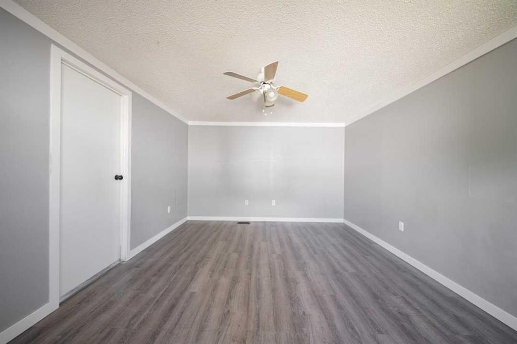 216 Cree Road, Fort Mcmurray, AB - Indoor Photo Showing Other Room
