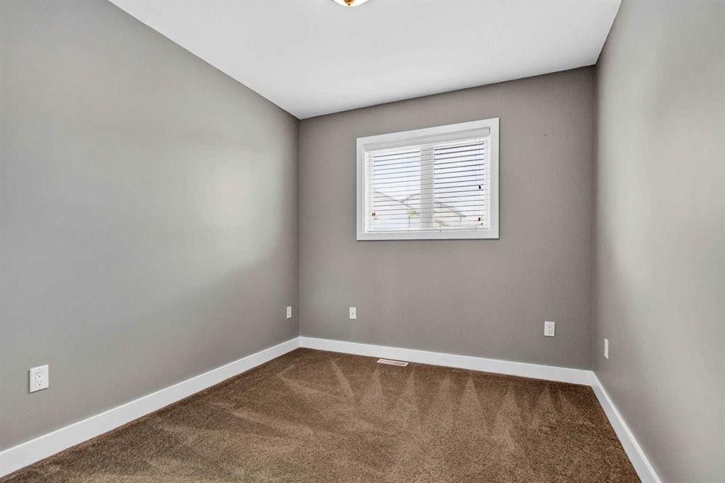 443 Pacific Crescent, Fort Mcmurray, AB - Indoor Photo Showing Other Room