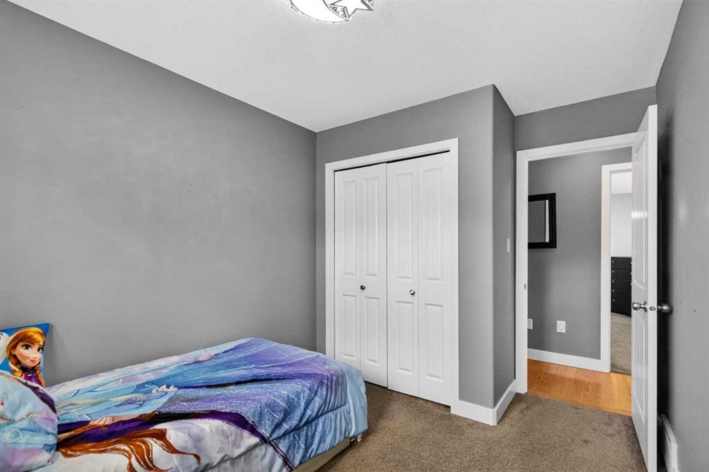 443 Pacific Crescent, Fort Mcmurray, AB - Indoor Photo Showing Bedroom