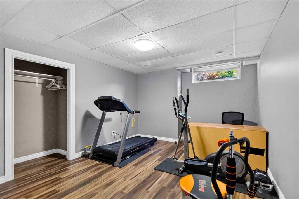443 Pacific Crescent, Fort Mcmurray, AB - Indoor Photo Showing Gym Room