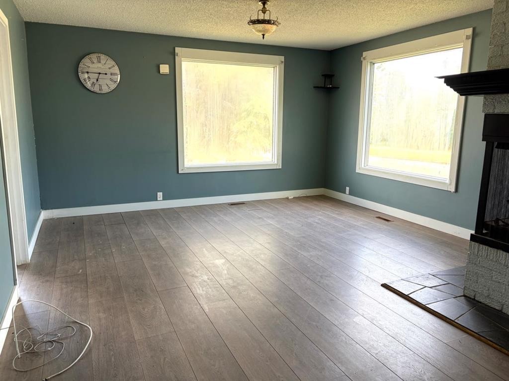 144 Beaumont Crescent, Fort Mcmurray, AB - Indoor Photo Showing Other Room