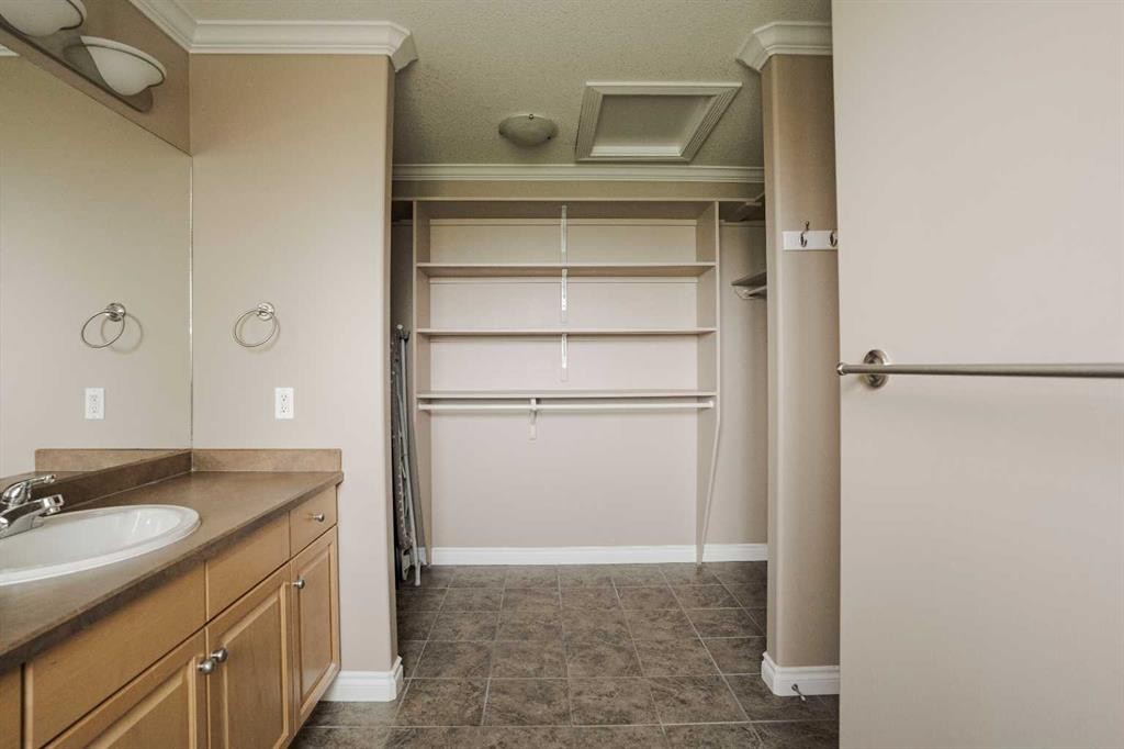 18-193 O'Coffey Crescent, Fort Mcmurray, AB - Indoor Photo Showing Bathroom