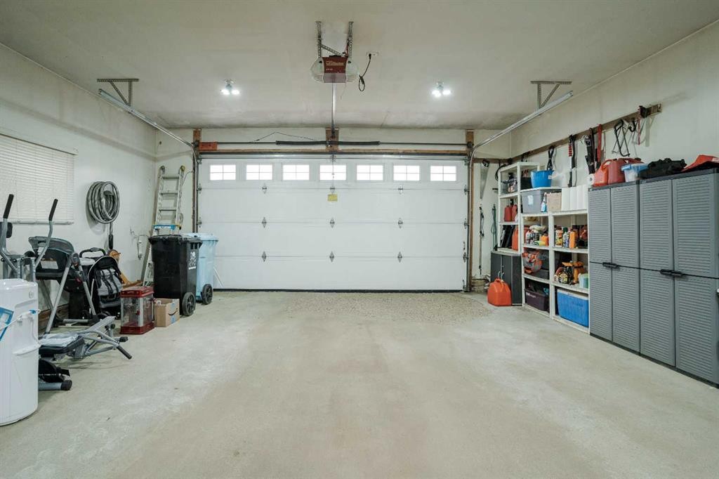 128 Dogwood Lane, Fort Mcmurray, AB - Indoor Photo Showing Garage