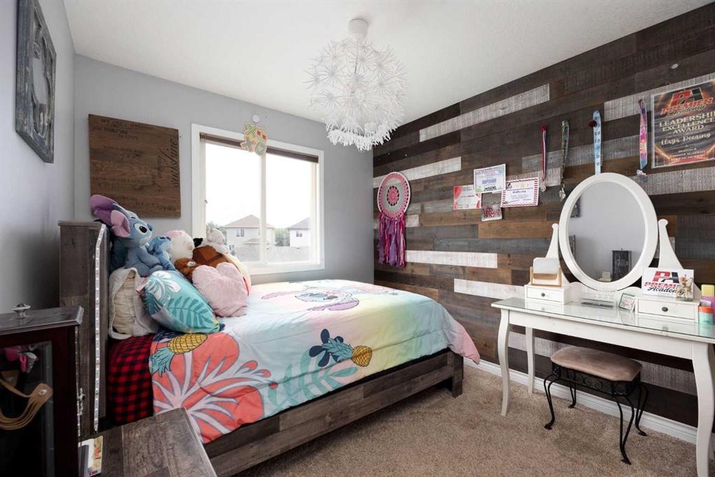 162 Chestnut Way, Fort Mcmurray, AB - Indoor Photo Showing Bedroom