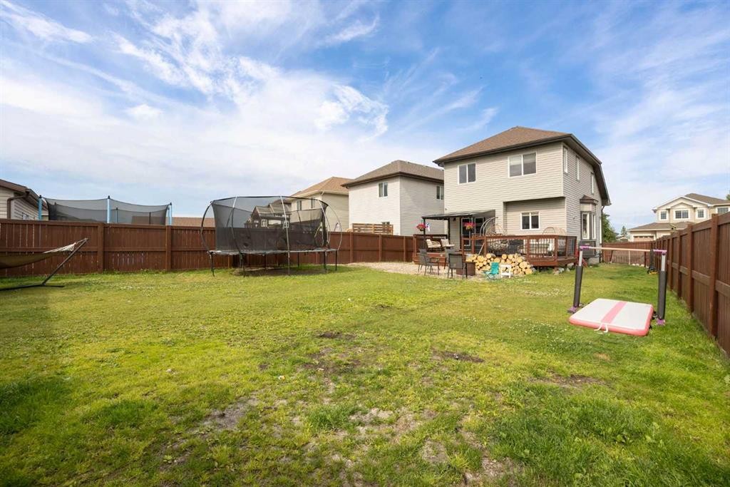 162 Chestnut Way, Fort Mcmurray, AB - Outdoor With Backyard