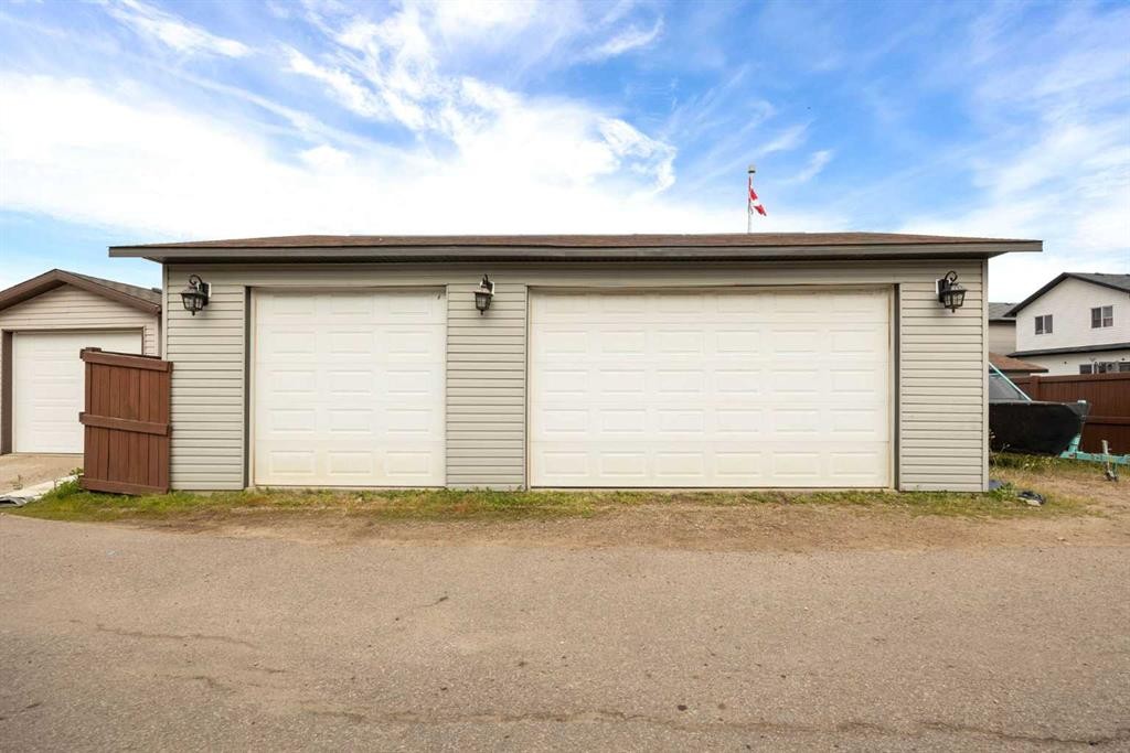 162 Chestnut Way, Fort Mcmurray, AB - Outdoor