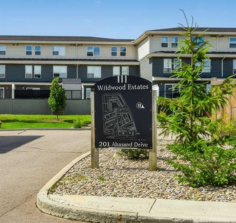 524-201 Abasand Drive, Fort Mcmurray, AB - Outdoor With Facade