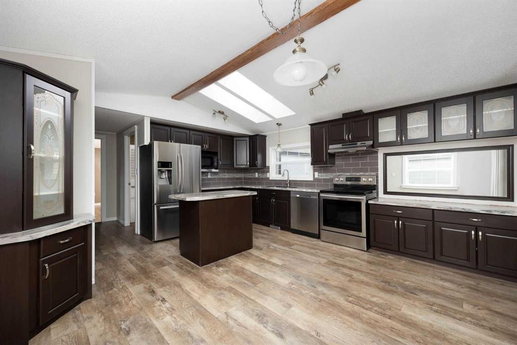 132 Grey Owl Place, Fort Mcmurray, AB - Indoor Photo Showing Kitchen With Stainless Steel Kitchen With Upgraded Kitchen