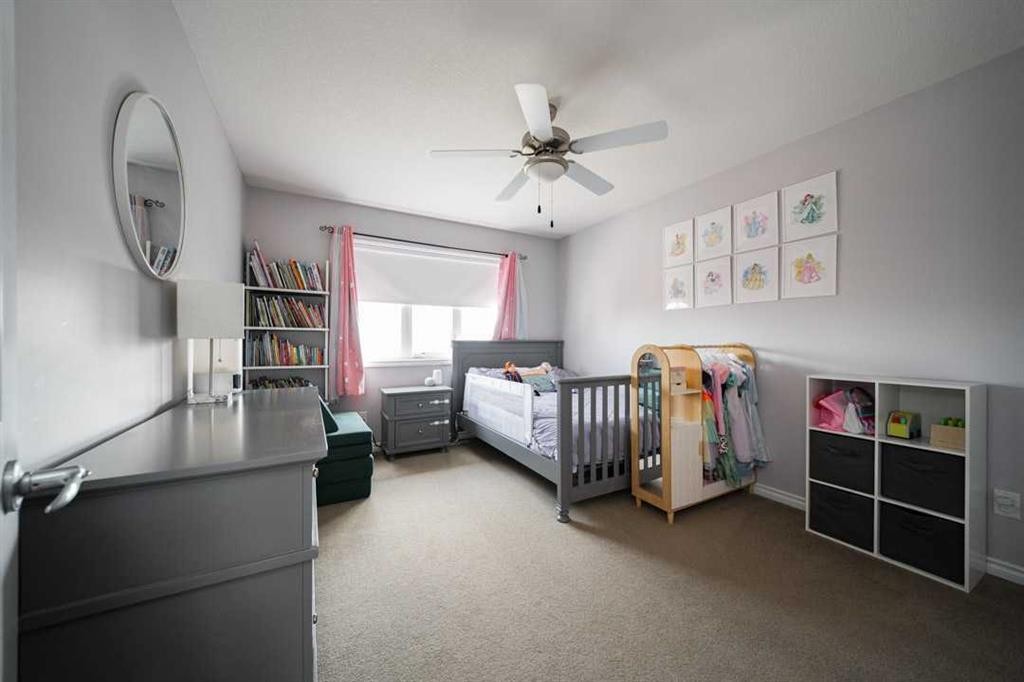 521 Walnut Crescent, Fort Mcmurray, AB - Indoor Photo Showing Bedroom