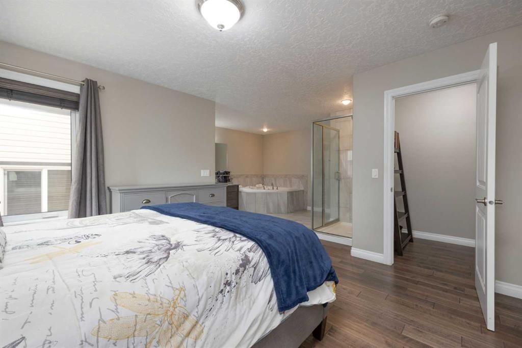 125 Beardsley Crescent, Fort Mcmurray, AB - Indoor Photo Showing Bedroom