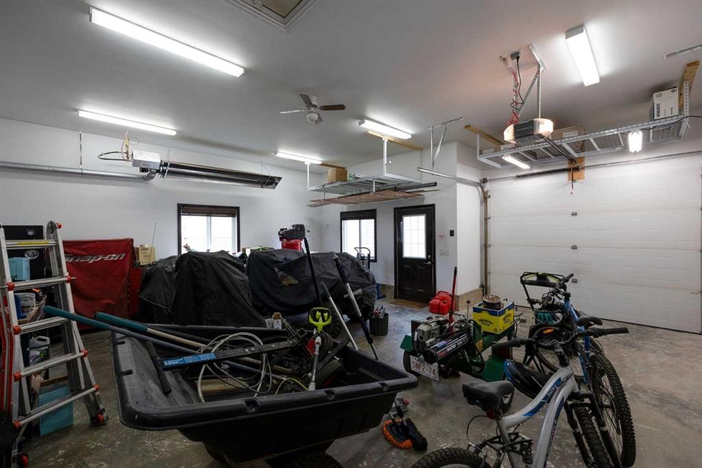 125 Beardsley Crescent, Fort Mcmurray, AB - Indoor Photo Showing Garage