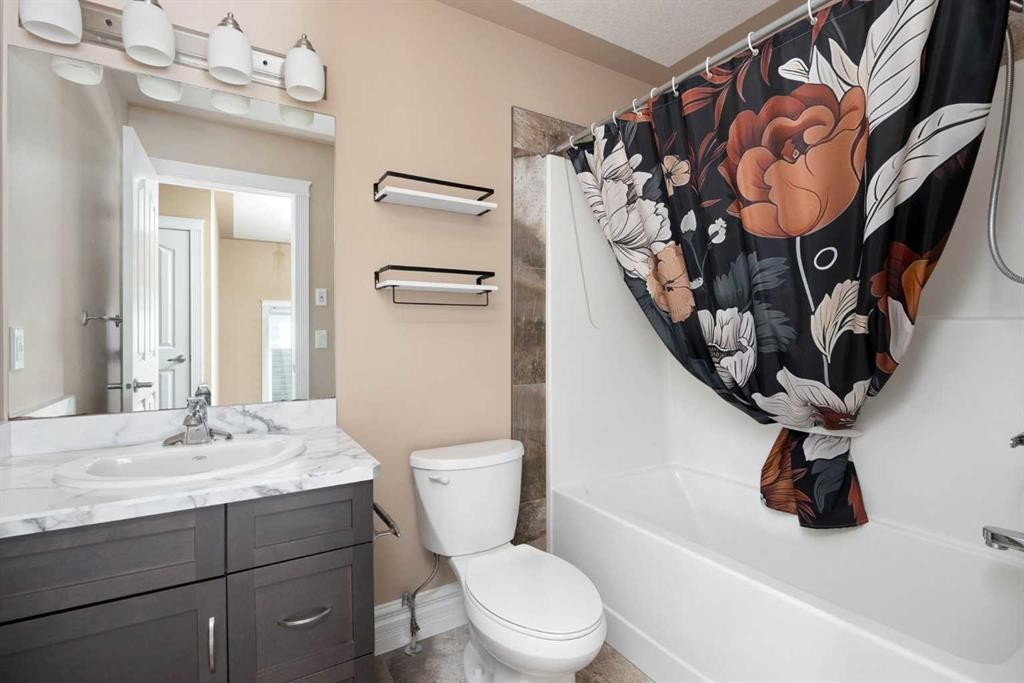154 Athabasca Crescent, Fort Mcmurray, AB - Indoor Photo Showing Bathroom