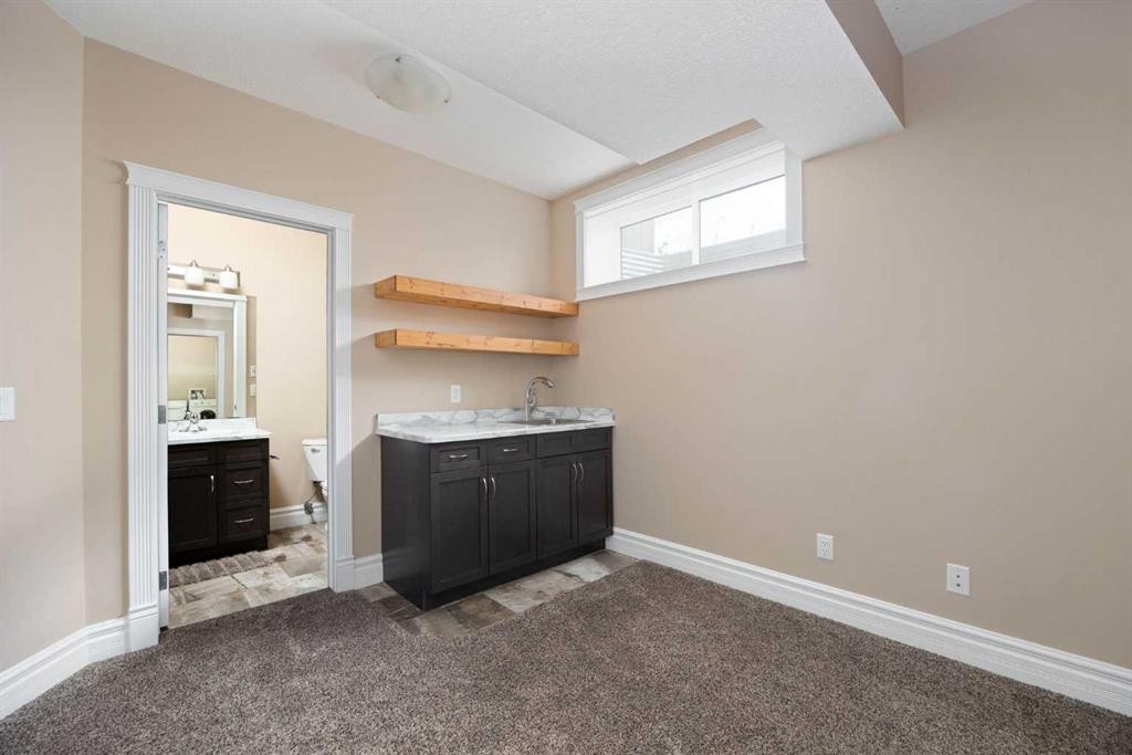 154 Athabasca Crescent, Fort Mcmurray, AB - Indoor Photo Showing Other Room
