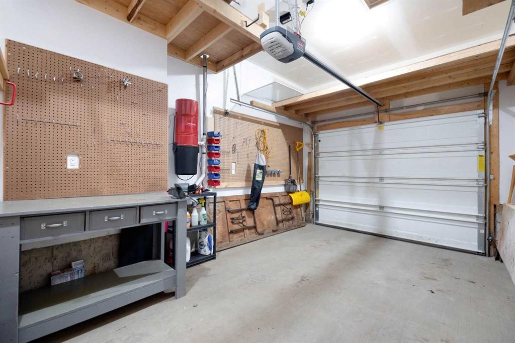 154 Athabasca Crescent, Fort Mcmurray, AB - Indoor Photo Showing Garage