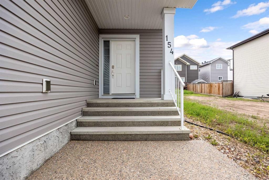 154 Athabasca Crescent, Fort Mcmurray, AB - Outdoor With Exterior