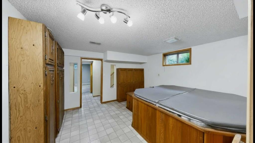 245 Bacon Place, Fort Mcmurray, AB - Indoor Photo Showing Other Room
