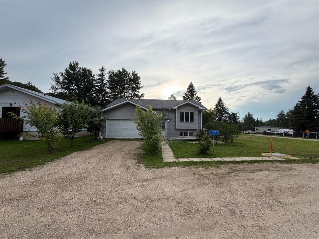708 6 Street, Smith, AB - Outdoor
