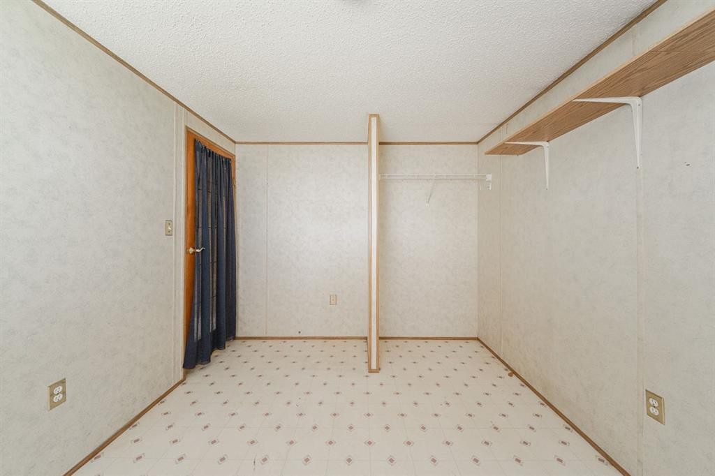 152 Cree Road, Fort Mcmurray, AB - Indoor Photo Showing Other Room