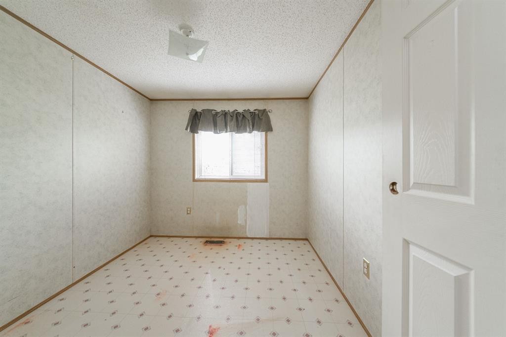 152 Cree Road, Fort Mcmurray, AB - Indoor Photo Showing Other Room