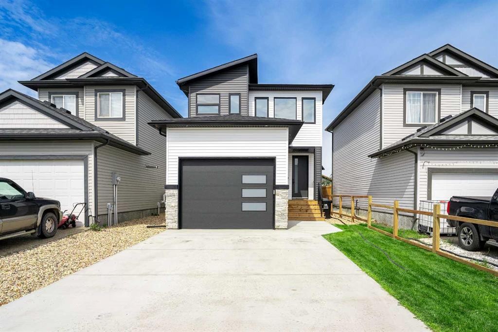 123 Athabasca Crescent, Fort Mcmurray, AB - Outdoor With Facade