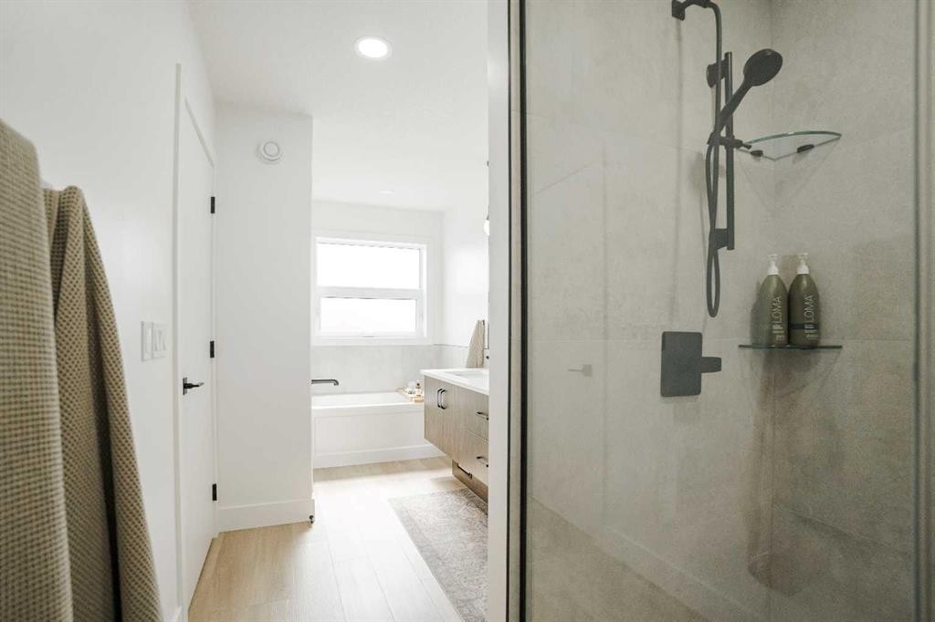 123 Athabasca Crescent, Fort Mcmurray, AB - Indoor Photo Showing Bathroom