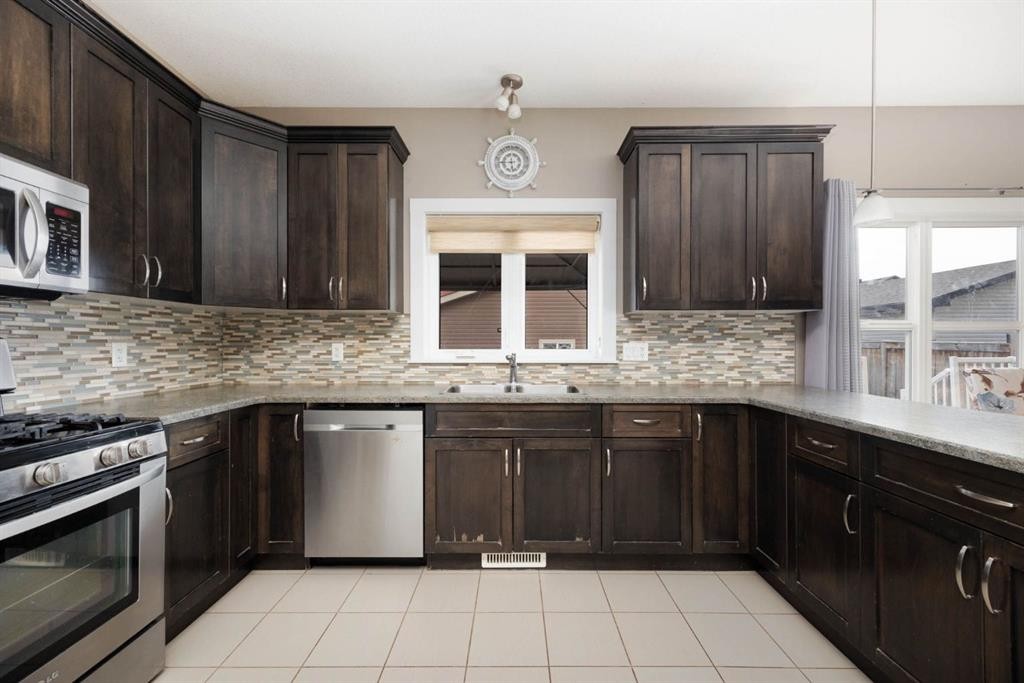 201 Snowy Owl Way, Fort Mcmurray, AB