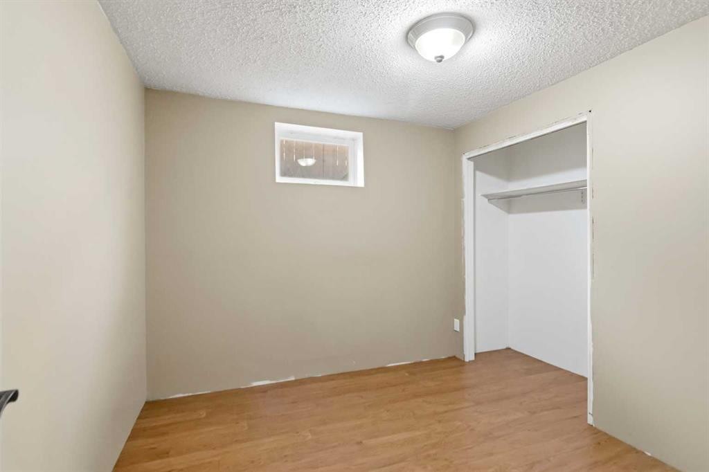125 Oaks Crescent, Fort Mcmurray, AB - Indoor Photo Showing Other Room