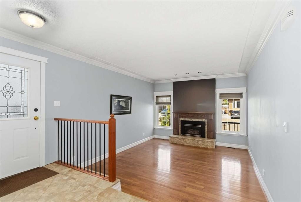 125 Oaks Crescent, Fort Mcmurray, AB - Indoor With Fireplace