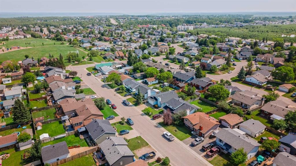 125 Oaks Crescent, Fort Mcmurray, AB - Outdoor With View