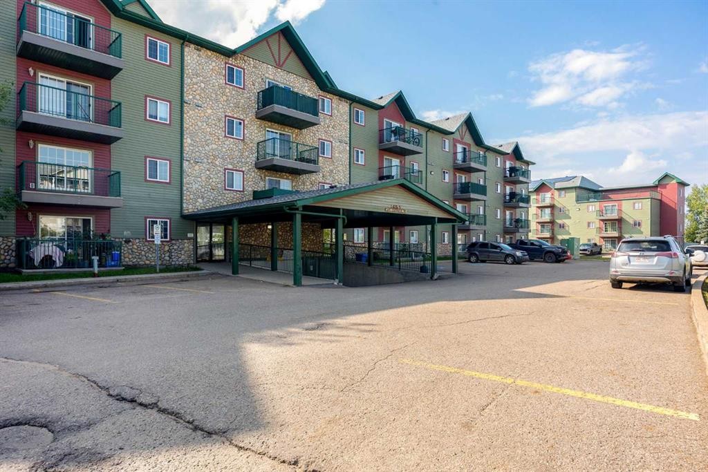 2302-200 Lougheed Drive, Fort Mcmurray, AB - Outdoor