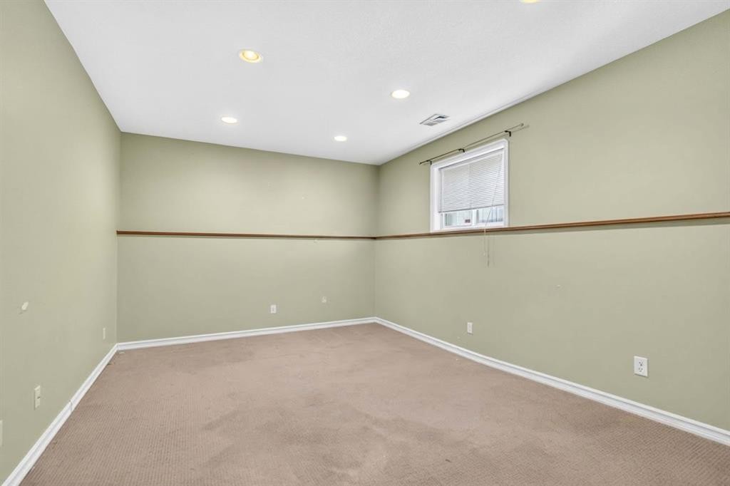 337 Diefenbaker Drive, Fort Mcmurray, AB - Indoor Photo Showing Other Room