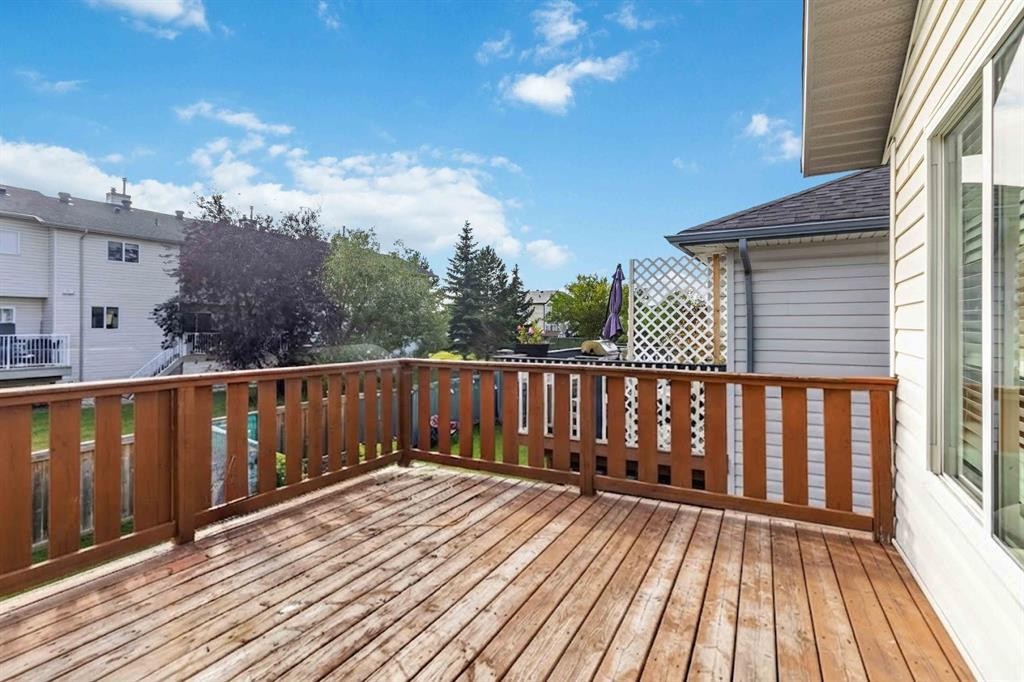 337 Diefenbaker Drive, Fort Mcmurray, AB - Outdoor With Deck Patio Veranda With Exterior