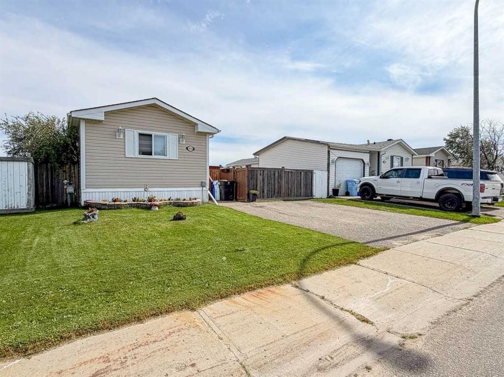 373 Harpe Way, Fort Mcmurray, AB - Outdoor