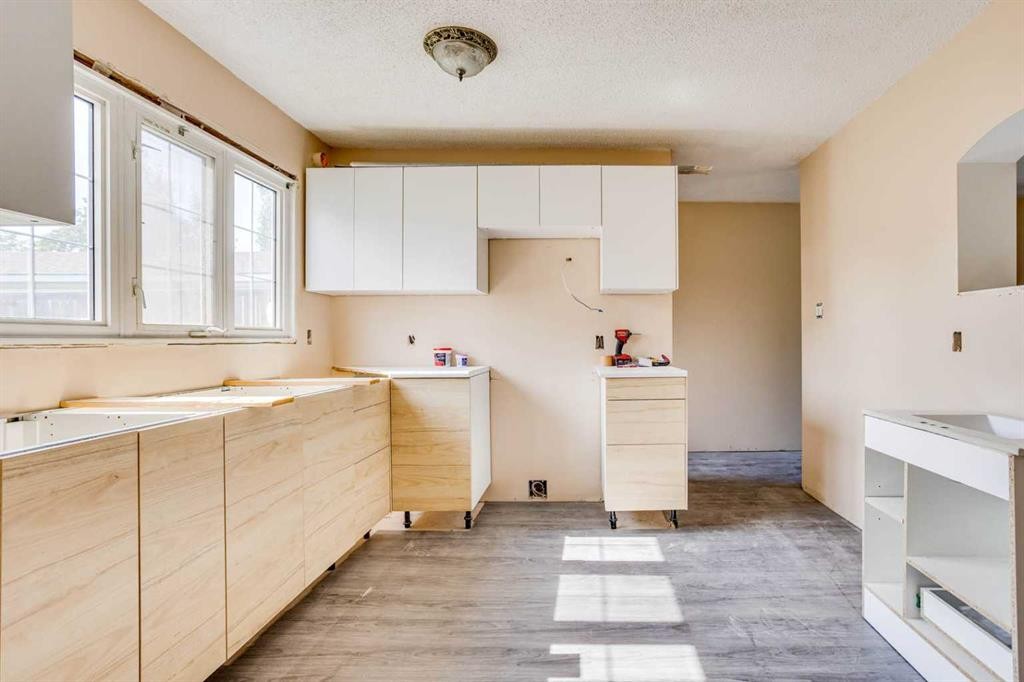 33 Poplar Crescent, Fort Mcmurray, AB