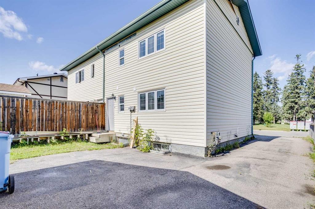 33 Poplar Crescent, Fort Mcmurray, AB