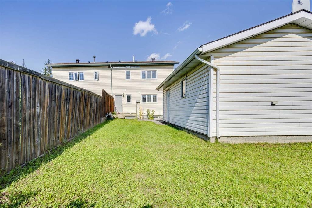 33 Poplar Crescent, Fort Mcmurray, AB