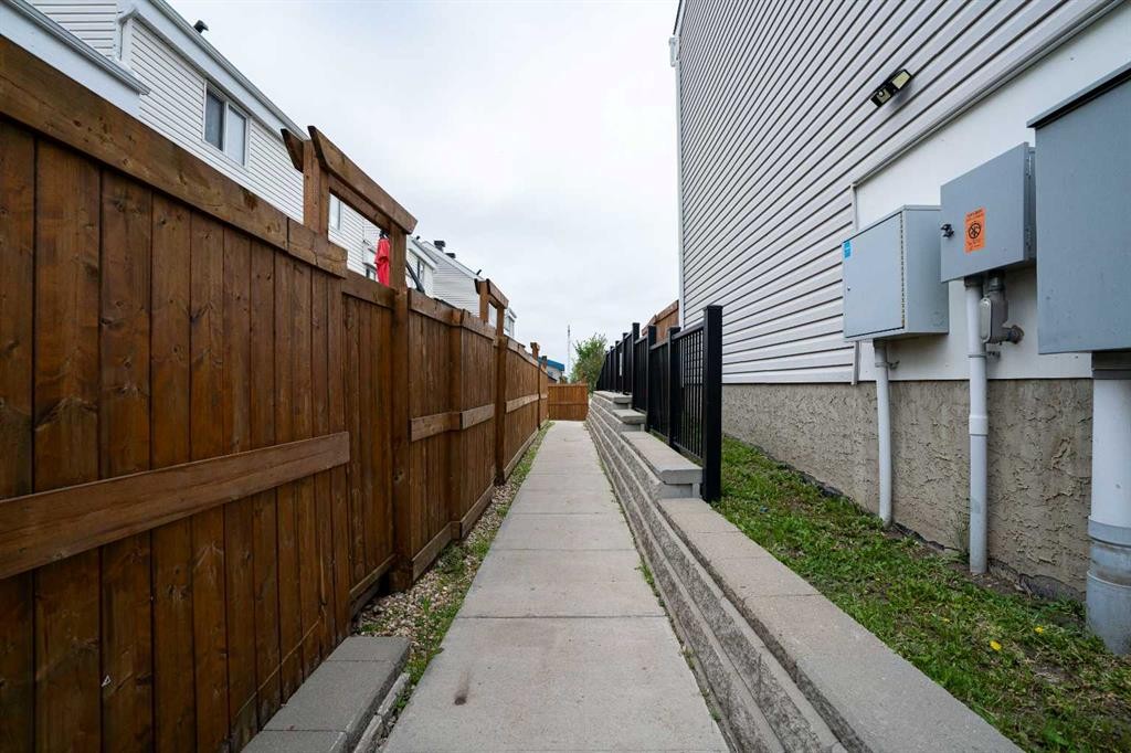 37-711 Beacon Hill Drive, Fort Mcmurray, AB