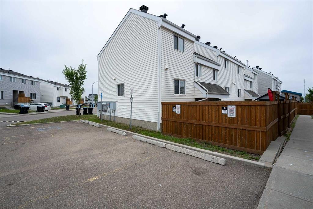 37-711 Beacon Hill Drive, Fort Mcmurray, AB