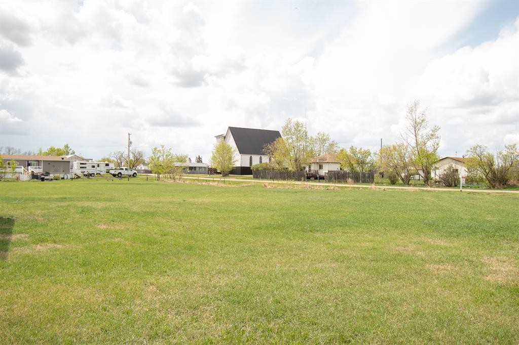 204 2Nd Street, Gadsby, AB