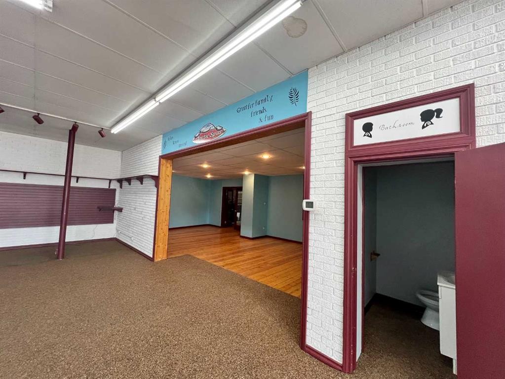 2-5804 50 Avenue, Red Deer, AB