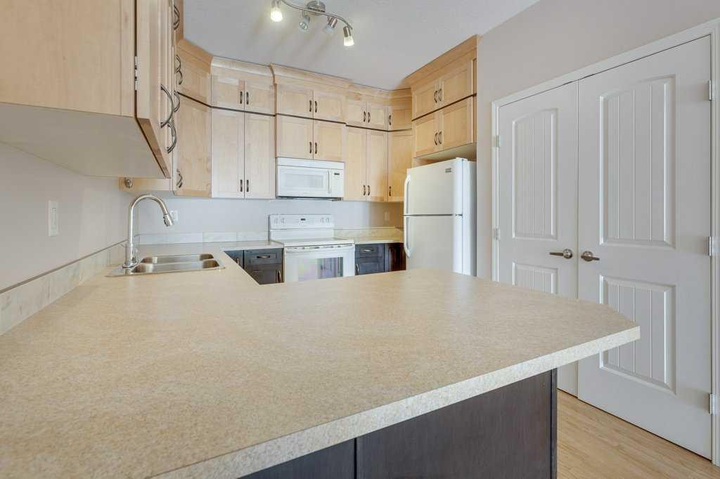 2-5414 51 Street, Rimbey, AB - Indoor Photo Showing Kitchen With Double Sink